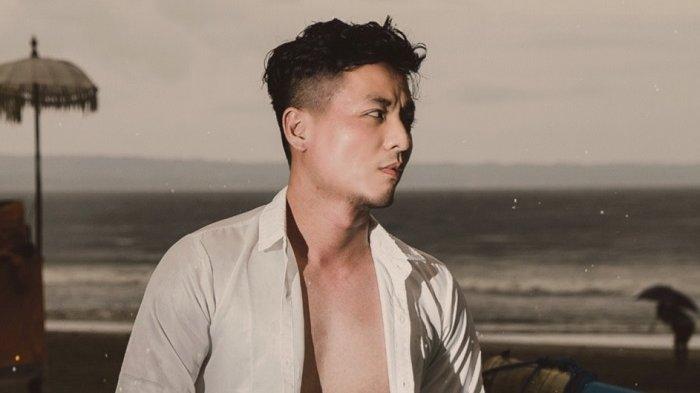 Adie Mohawk Luncurkan Single Baru Genre Latin Urban Berjudul ‘Lip Contact’, Liriknya Bahasa Spanyol